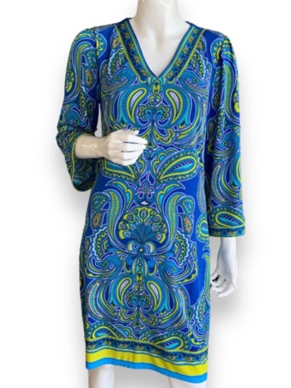 Laundry by Shelli Segal Vibrant Blue Paisley V-Neck Shift Dress